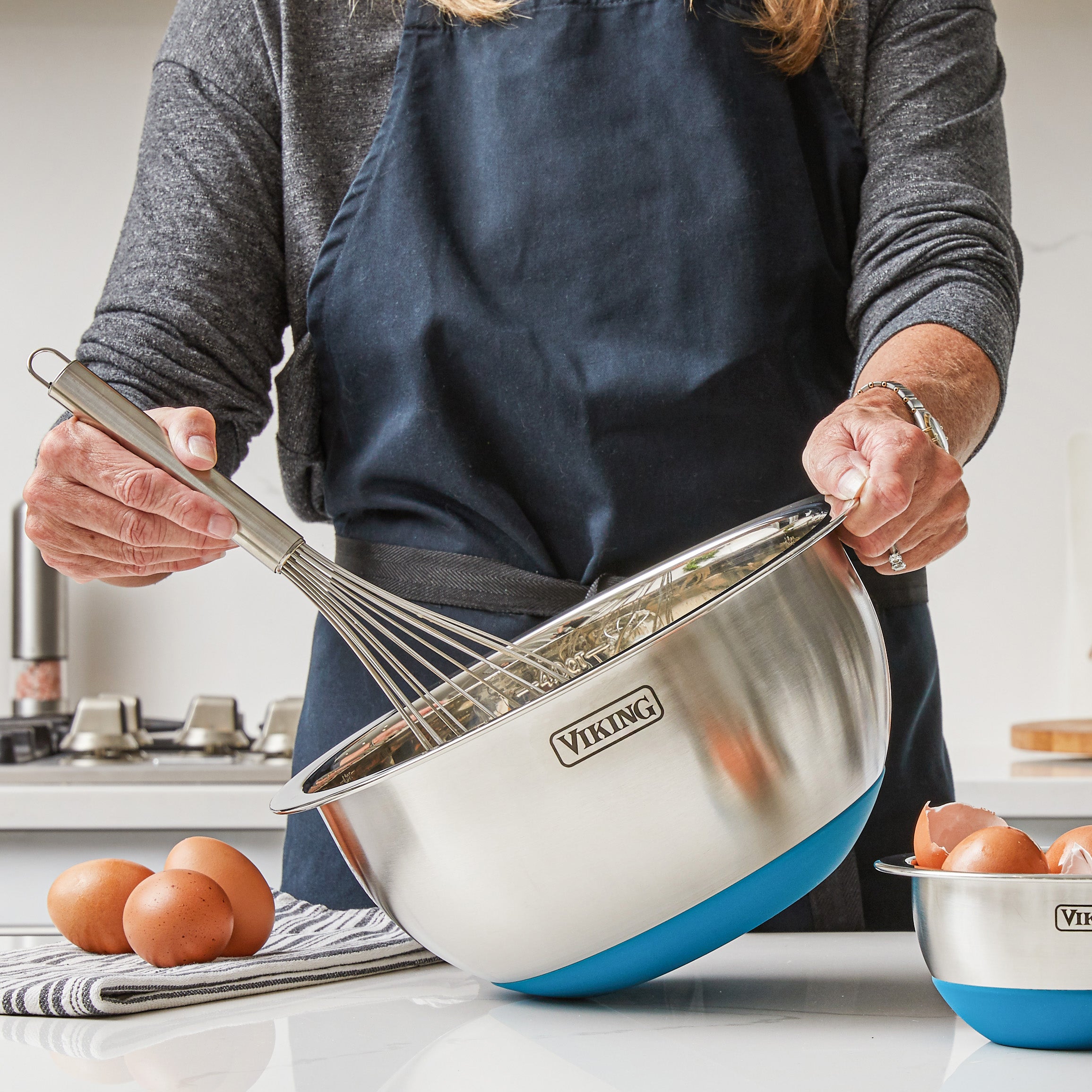 Viking 9-Piece Stainless Steel Mixing Bowl Set with Strainer, Teal