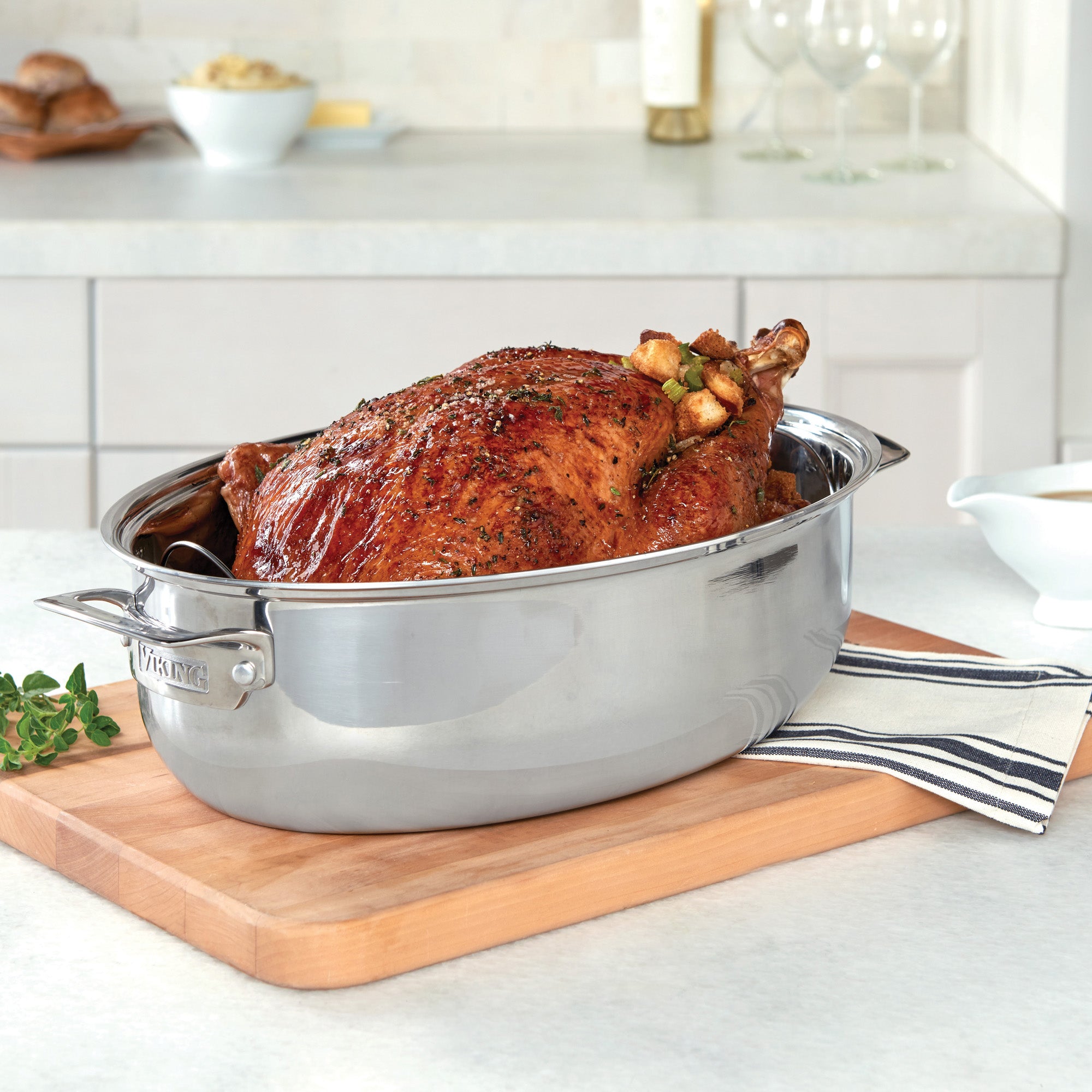 Viking 3-Ply 8.5-Quart 3-in-1 Oval Roaster with Rack